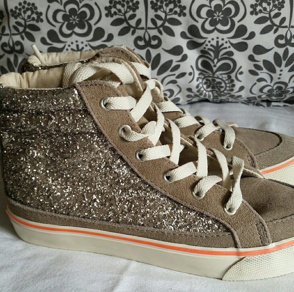 AE Sneakers